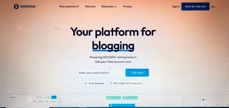 Systeme.io free plan homepage offering a free forever account